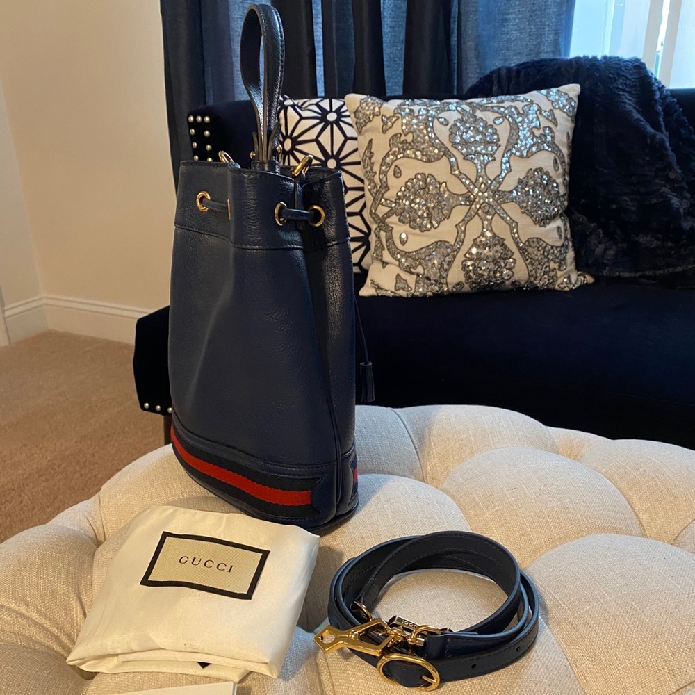 ✨SALE✨RESERVED!✨GUCCI✨NWT✨ALL LEATHER BUCKET BAG - Picture 6 of 16